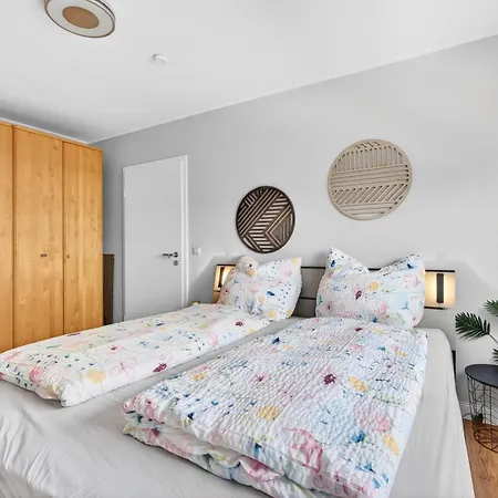 Emsglueck, Helle In Ruhiger Top-lage Lejlighed